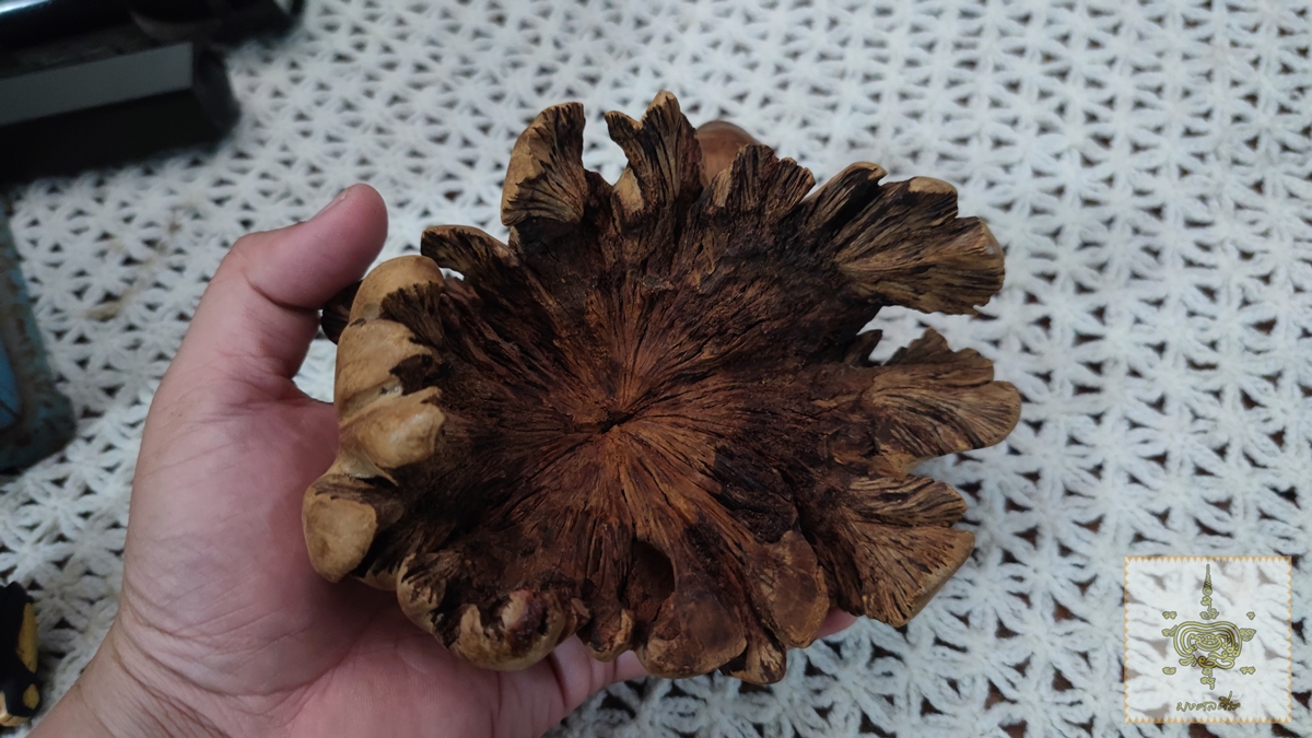 ไม้แกะคู่ งานบาหลี