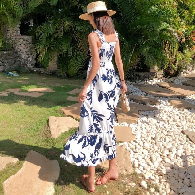 ชุดไปทะเล เดรสเที่ยวทะเล เดรสยาวสีแดงพิมพ์ลายสวยๆ เก๋ๆ