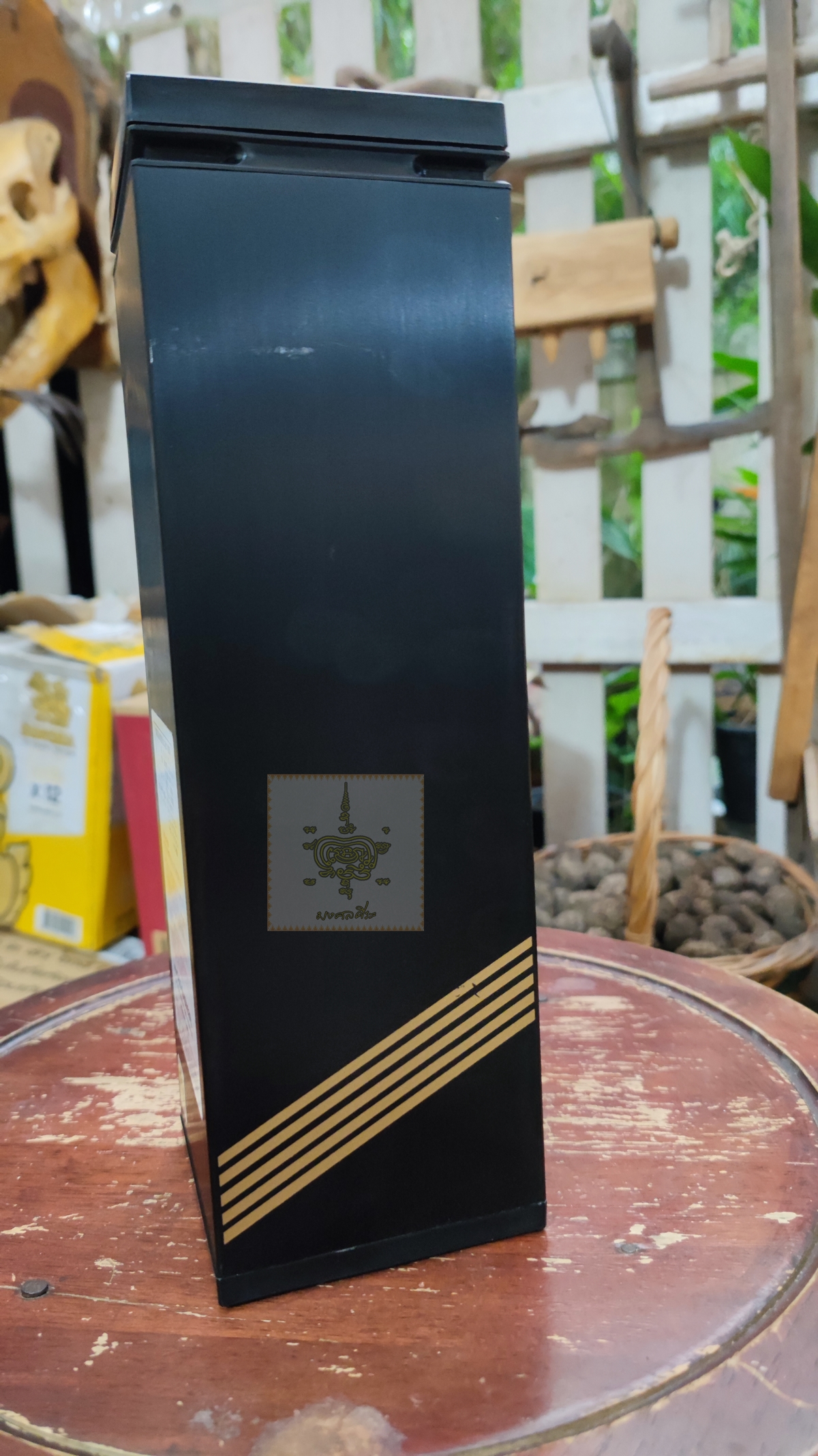 กระติกน้ำร้อนเก่า Mario Valentino ดีไซต์กล่องขวดเหล้า