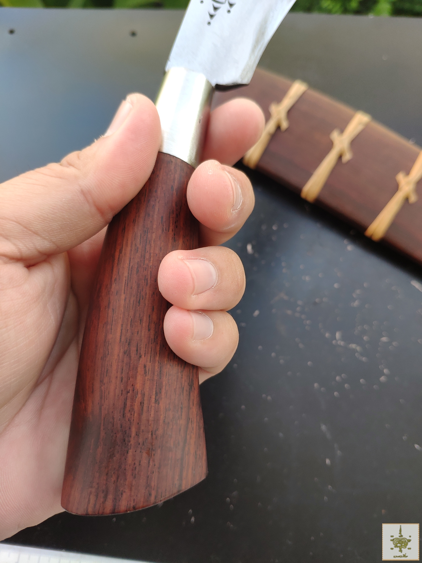 มีดเหน็บ หุบกระทิง