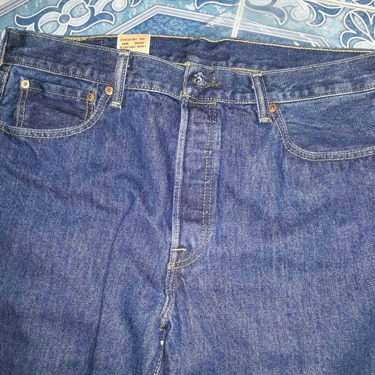 กางเกง ยีนส์ลีวาย 501 แท้ กดเข้าไปเลือกขนาดครับ