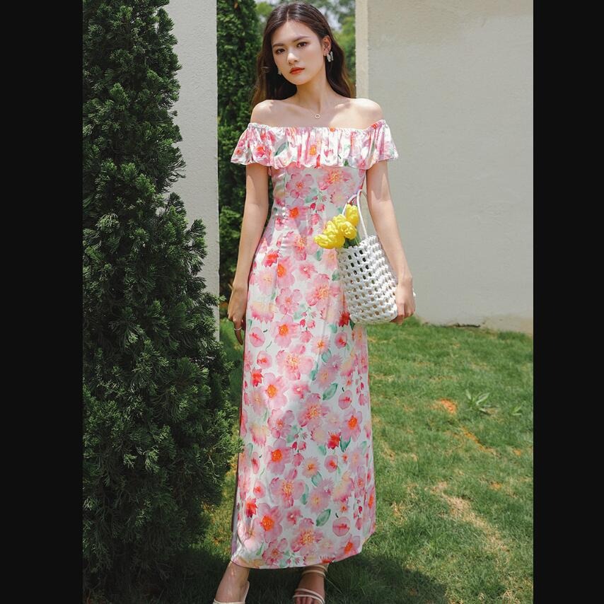 ชุดเดรสยาวลายดอกไม้สีชมพู เปิดไหล่ แฟชั่นชุดใส่เที่ยวทะเล ไอเดียชุดแต่งตัวไปเที่ยวทะเล ใครมีแพลนไปทะเลแต่ยังไม่ได้หาชุดต้องดู สำเนา