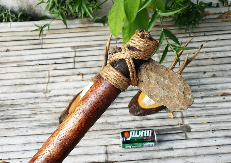 ขวานหินโบราณ 2