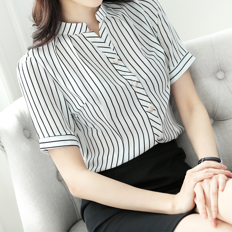 เสื้อเชิ้ตทำงานผู้หญิงสีขาว เสื้อเชิ้ตจีน ลายทางตรง แขนสั้น กระดุมหน้า ผ้าชีฟอง ใส่ทำงานได้