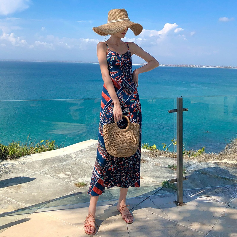 ชุดเดรสยาวลายโบฮีเมียนสีน้ำเงินกรมท่า แฟชั่นชุดไปเที่ยวทะเลสวยๆ ชุดใส่เดินเล่นริมทะเล ใส่ถ่ายรูป