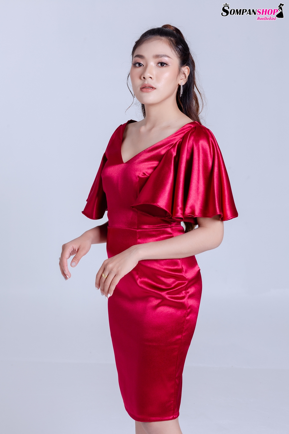 พร้อมส่ง !! ชุดเดรสออกงานสั้นสีแดง แขนระบาย แนวเรียบหรู เหมาะสำหรับใส่เป็นชุดไปงานแต่งกลางวันธีมสีแดง ชุดออกงาน ชุดทำงาน