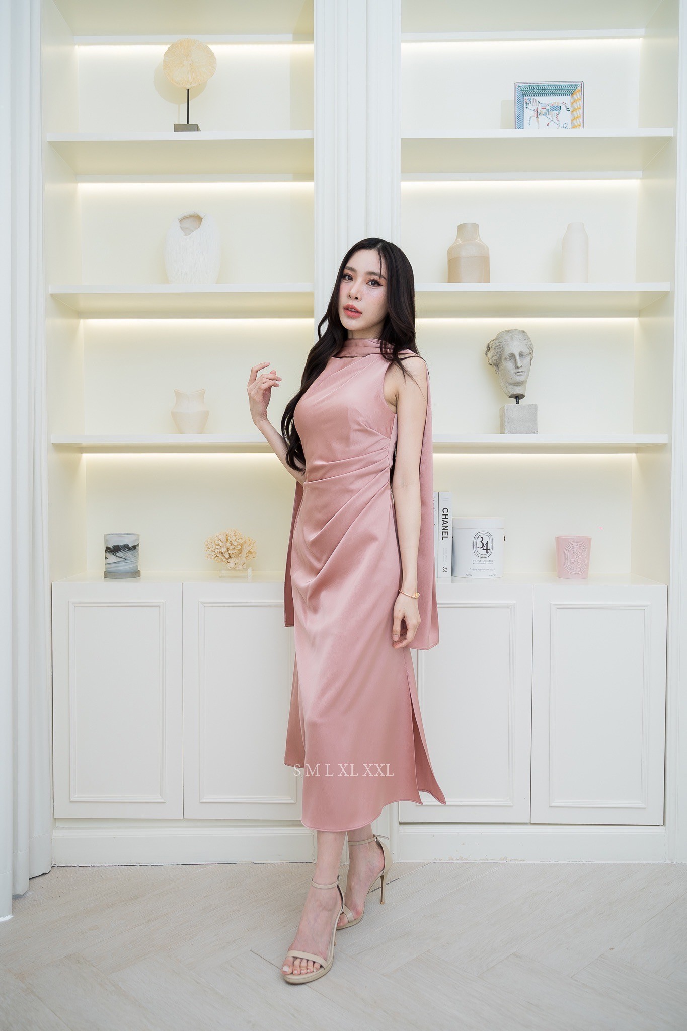 ชุดเดรสสั้นแขนกุด มาพร้อมผ้าคลุมไหล่สวยเก๋ ชุดไปงานแต่งงาน ชุดออกงาน ชุดเพื่อนเจ้าสาว