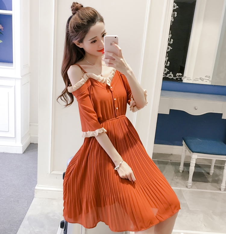 ชุดเดรสสั้นสีน้ำตาล เปิดไหล่ สายเดี่ยว สวยๆ น่ารัก สดใส ใส่ไปเที่ยวทะเล