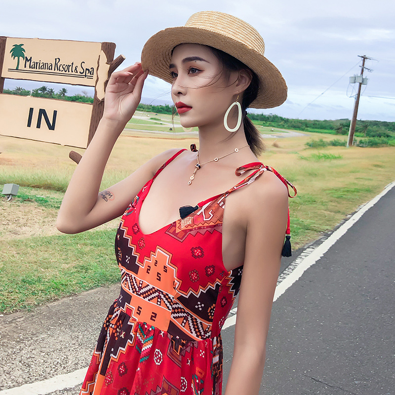 ชุดเที่ยวทะเล ชุดไปทะเลสีแดงลายโบฮีเมียน แม็กซี่เดรสสายเดี่ยวโชว์หลัง ใส่เดินเล่นริมทะเล ถ่ายรูป