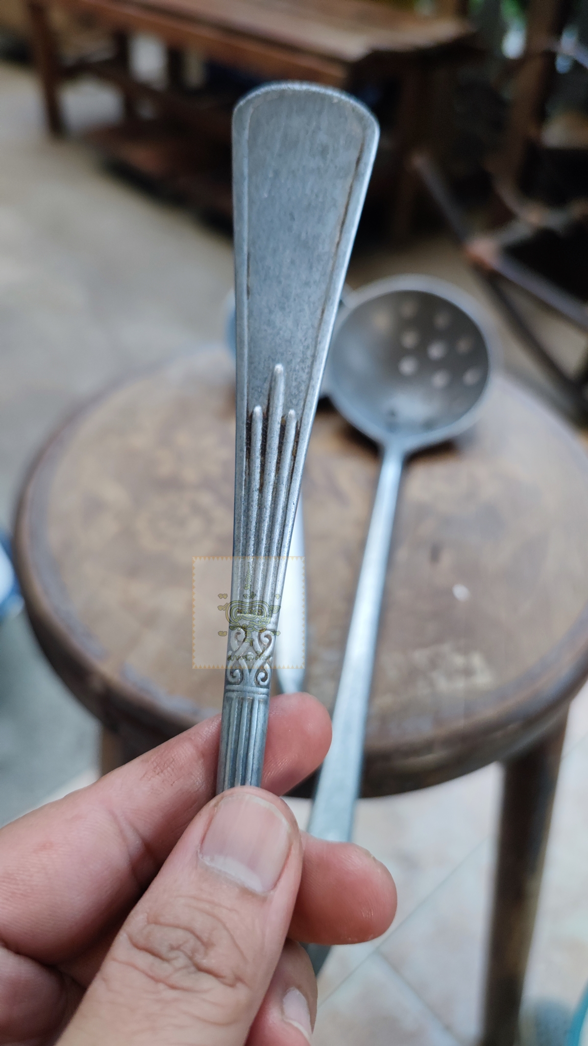 กระบวยงานอลูมิเนียมเก่า 3 อัน