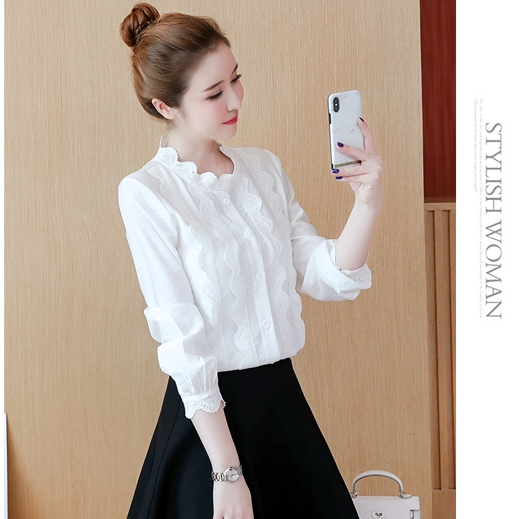 เสื้อเชิ้ตผู้หญิงทำงานสีขาว แขนยาว แต่งระบายลูกไม้