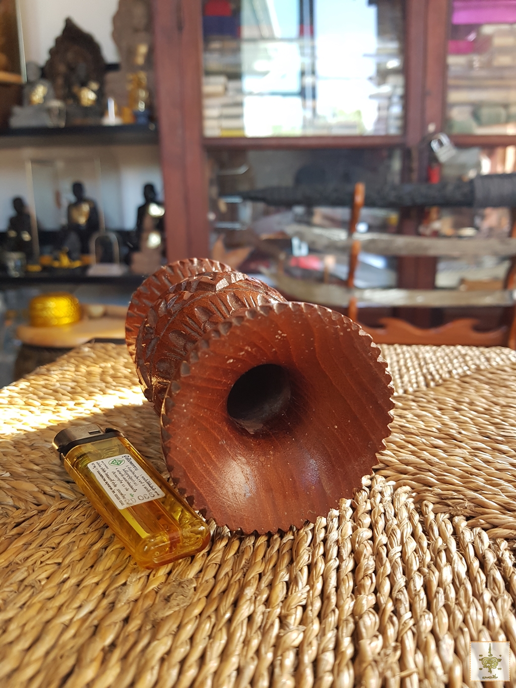 แจกันไม้แกะ