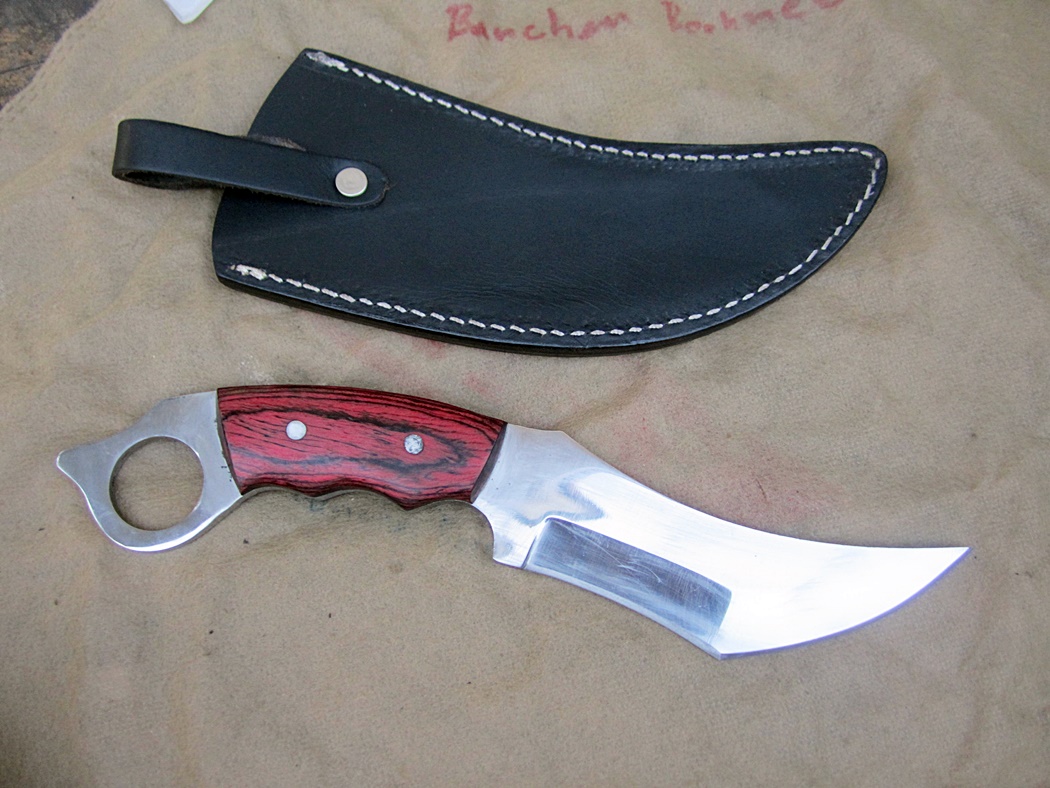 มีดKARAMBIT D2 USA. 175 COLORED WOOD HANDLE