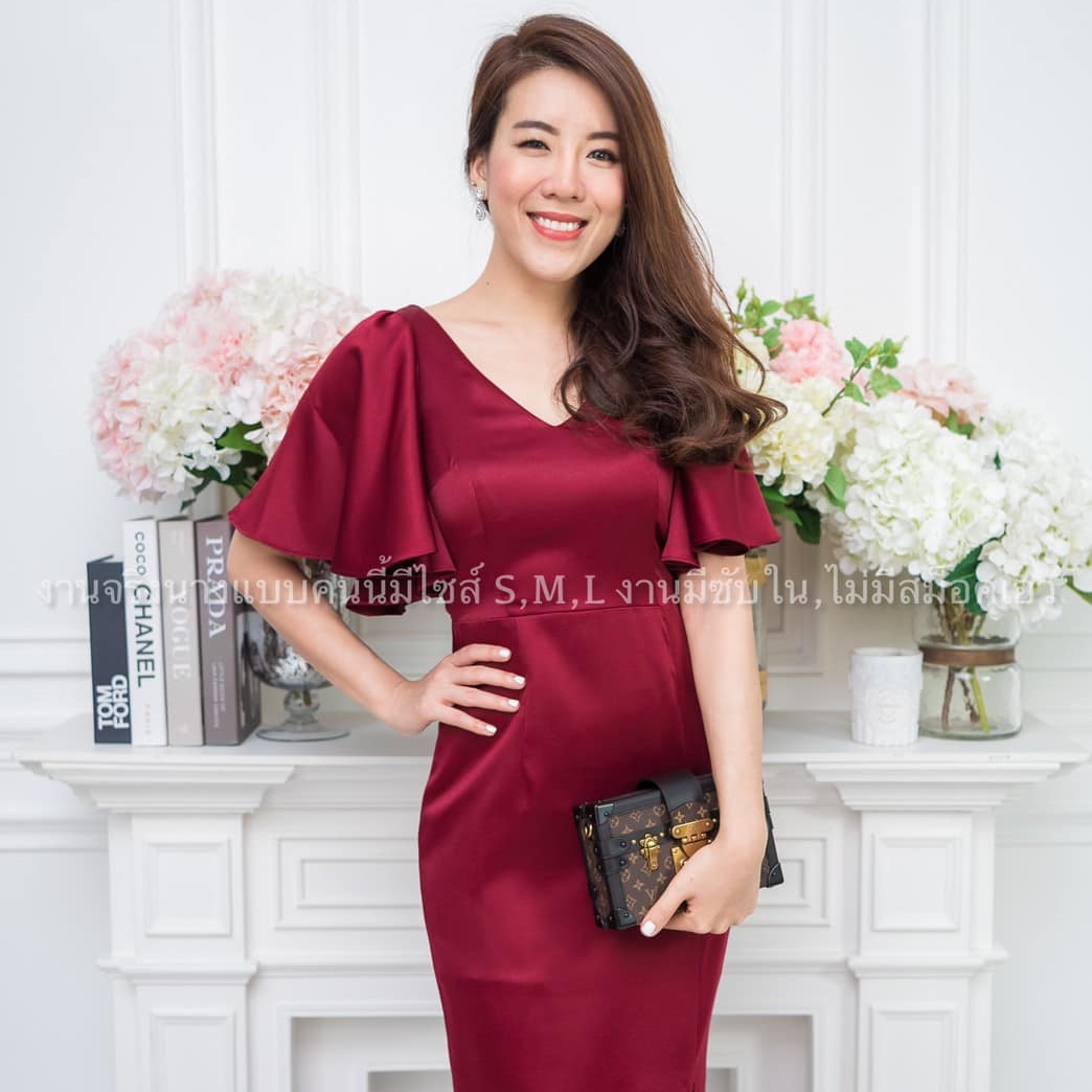 ชุดราตรี/ชุดออกงาน/ชุดไปงานแต่งงานสีแดง เรียบหรู สวยๆ ดูดี