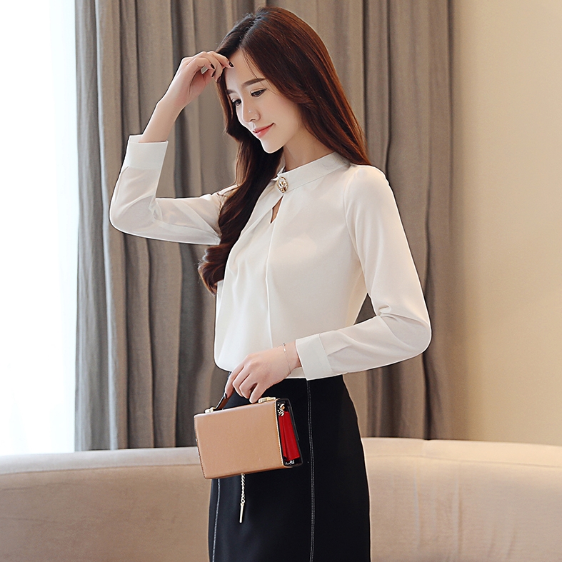 เสื้อเชิ้ตผู้หญิงสีขาว คอกลม แขนยาว ผ้าชีฟอง