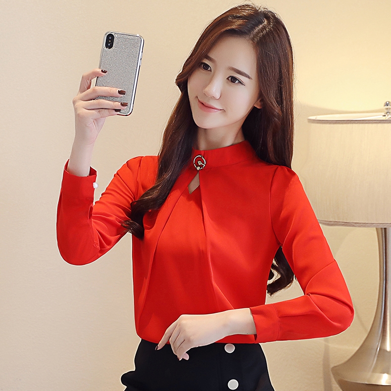 เสื้อเชิ้ตผู้หญิงสีแดง คอกลม แขนยาว ผ้าชีฟอง