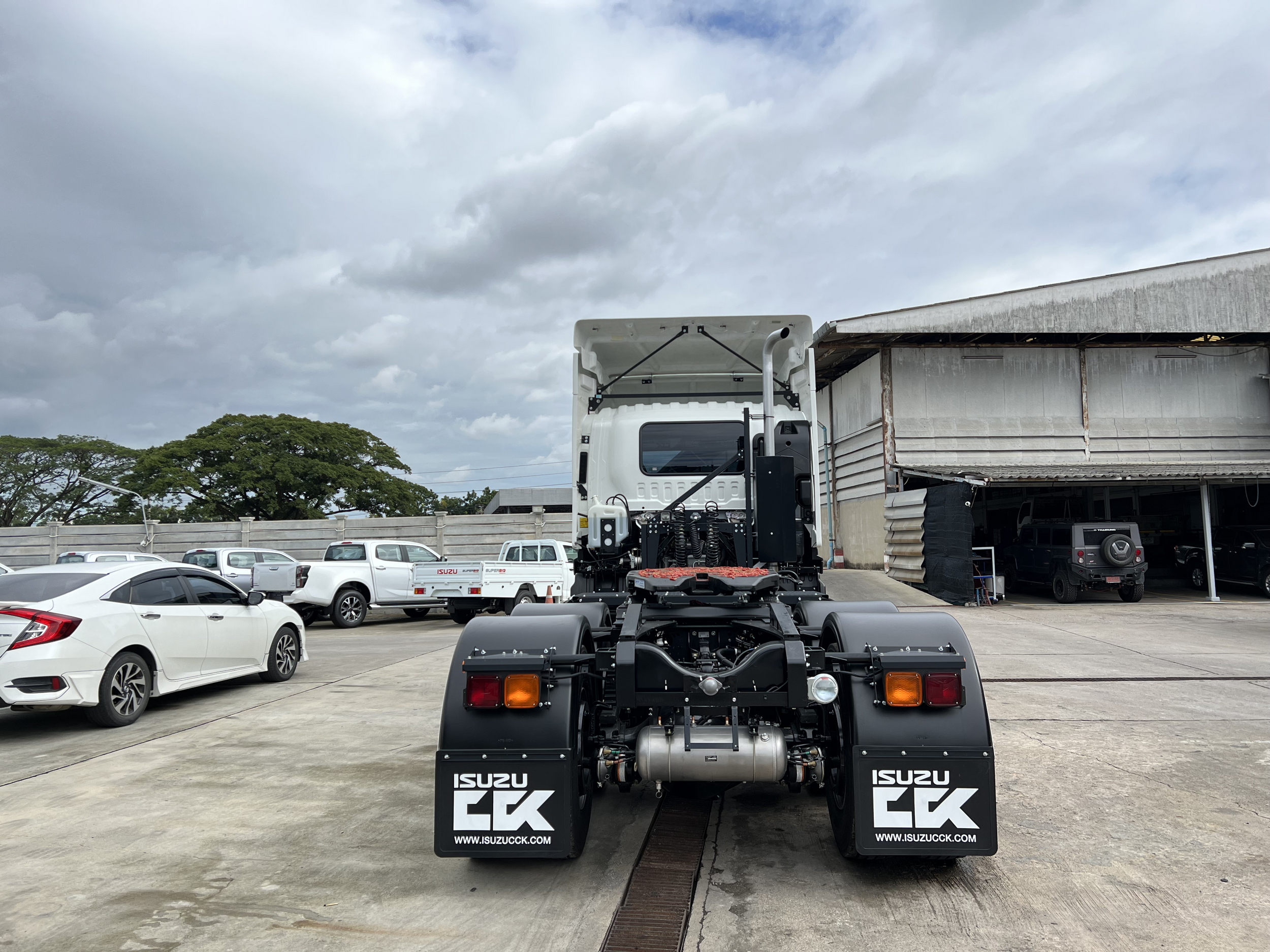 ISUZU GXZ 360 แรงม้า เฟืองช้า (หัวลาก 10 ล้อ 2 เพลา) หัวแชสซี (Chassis)