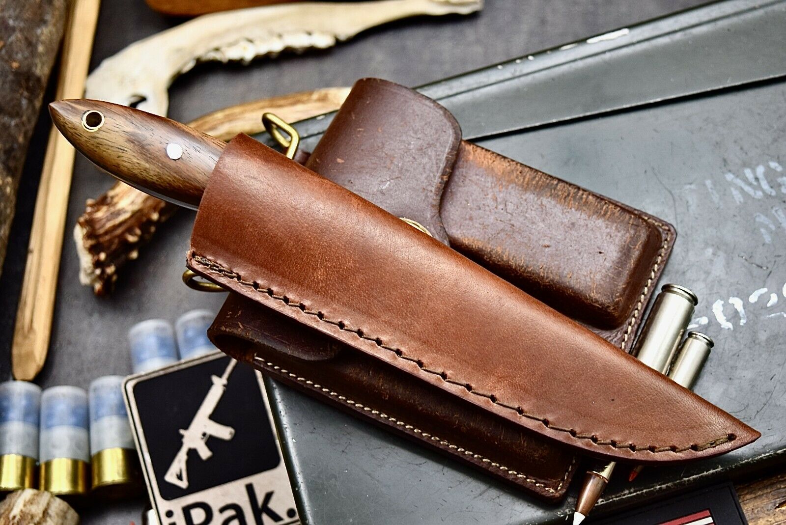 มีดเหล็ก D2 CFK IPAK Handmade D2 Custom Walnut Hunting Fish & Fowl Skinning Camp Blade Knife