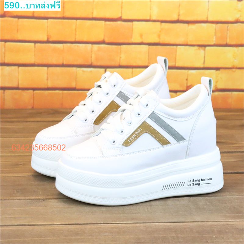 รองเท้าผ้าใบเสริมส้น ใส่แล้วปัง เหมาะกับทุกสไตล์!