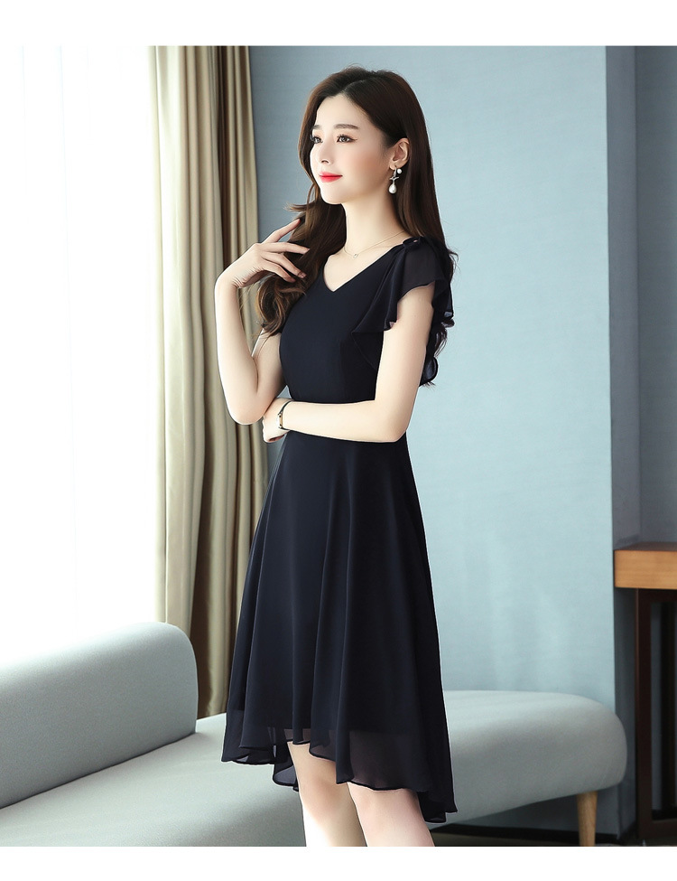 ชุดเดรสสีดำ แขนระบาย ผ้าชีฟอง กระโปรงทรงบานคลุมเข่า สวย สุภาพ เรียบร้อย