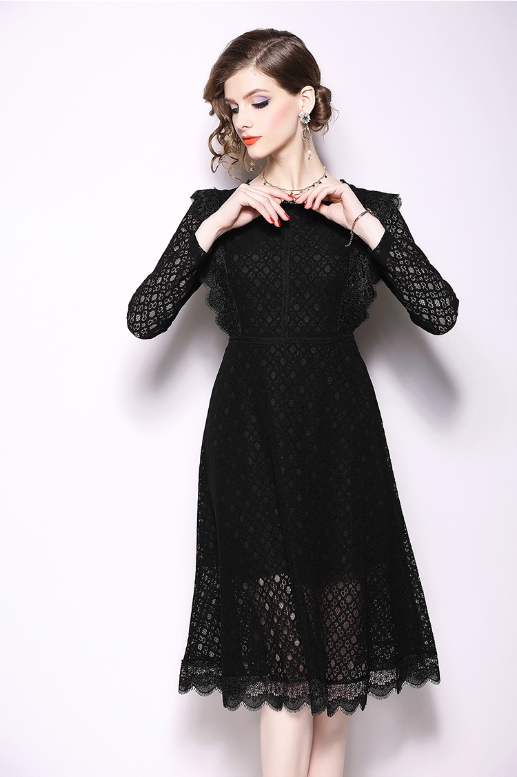 ชุดเดรสสั้นสีดำ ผ้าลูกไม้ แขนยาว แนวเรียบร้อย สวยหวาน ใส่ดูดีสวยสุภาพ