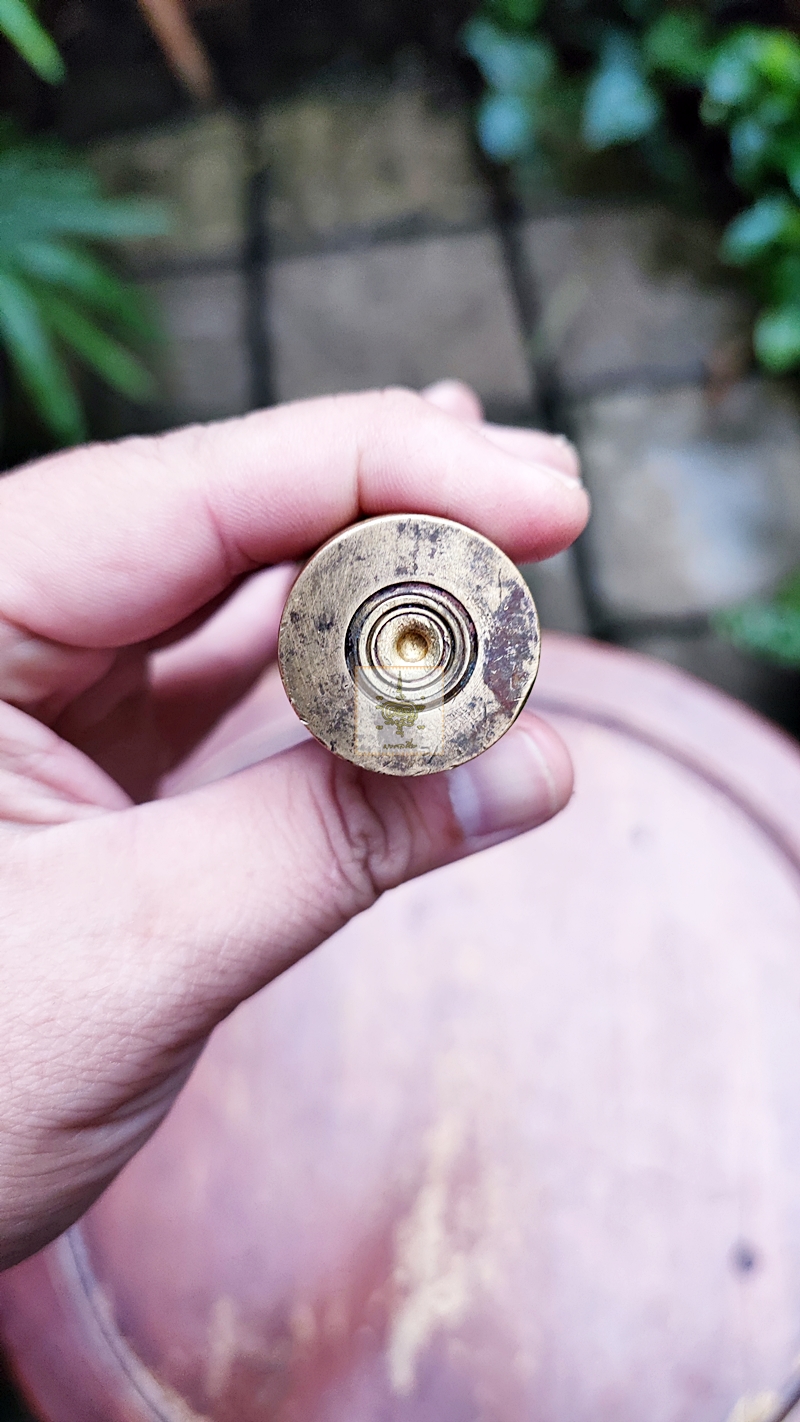 ด้ามมีดทำจากปลอกลูกกระสุนปืน