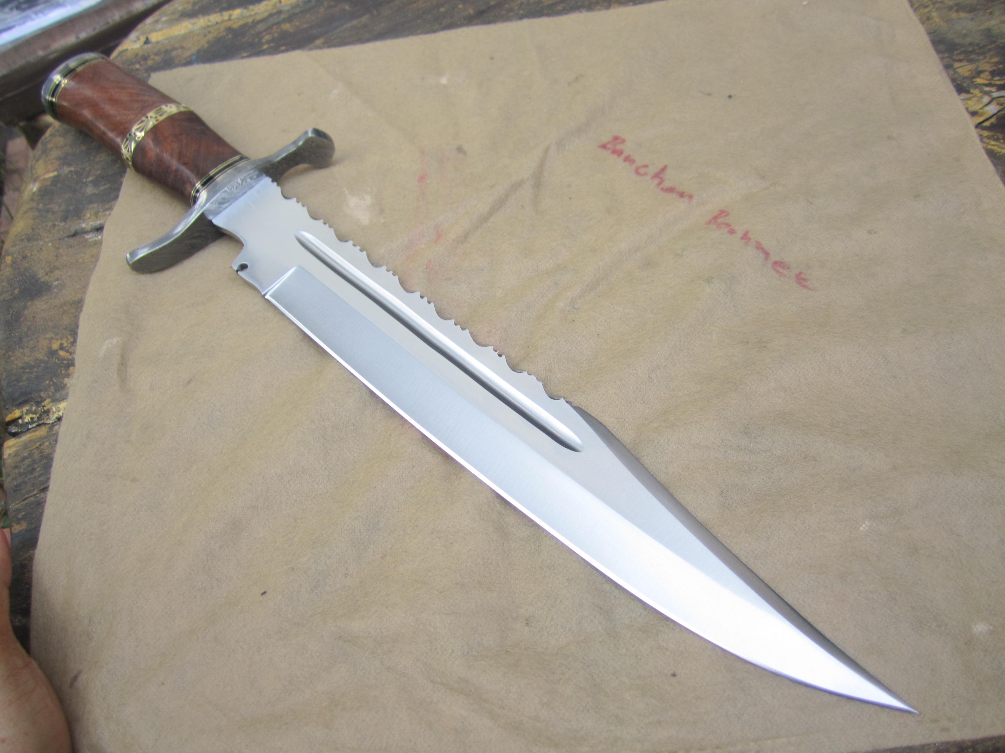 มีดใบตาย UK IMPACT CUTLERY RARE CUSTOM D2 LARGE COMBAT BOWIE KNIFE BURL WOOD DAMASCUS GUARD