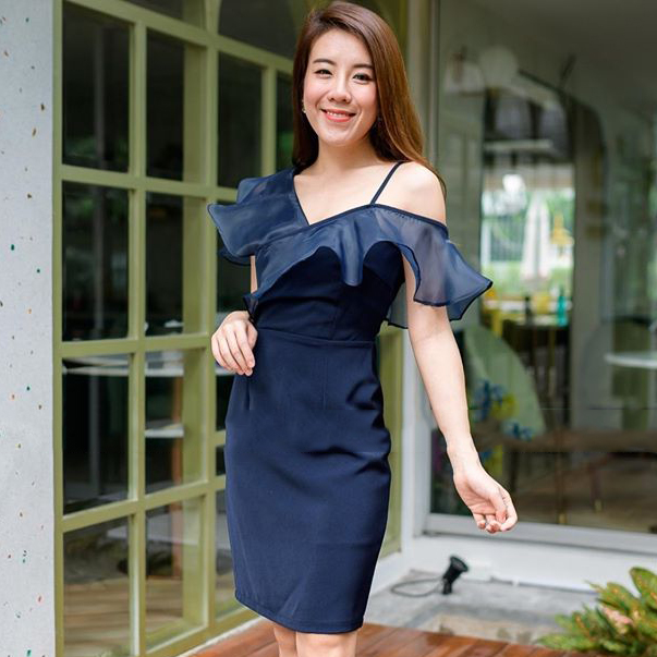 ชุดไปงานแต่งงานสีน้ำเงินกรมท่า เดรสสั้นแต่งระบายผ้าไหมแก้ว แบบน่ารัก สวยๆ เรียบหรูดูแพง ชุดราตรี ชุดไปงานแต่งงาน ชุดออกงาน