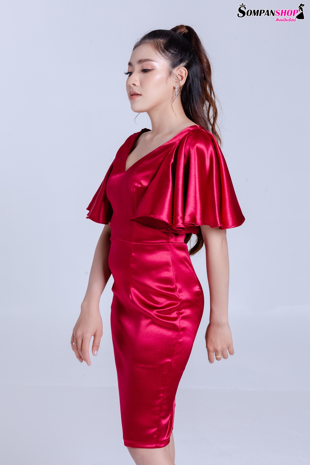พร้อมส่ง !! ชุดเดรสออกงานสั้นสีแดง แขนระบาย แนวเรียบหรู เหมาะสำหรับใส่เป็นชุดไปงานแต่งกลางวันธีมสีแดง ชุดออกงาน ชุดทำงาน