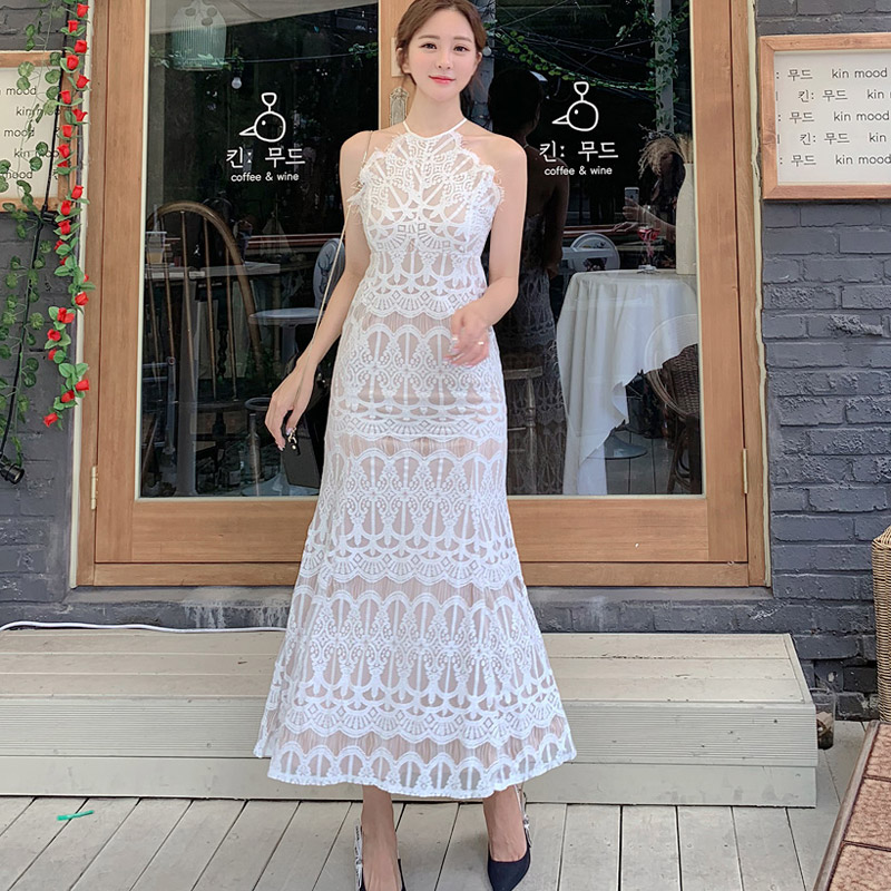 ชุดเที่ยวทะเล ชุดไปทะเลสีขาว แม็กซี่เดรสสายเดี่ยวโชว์หลัง ใส่เดินเล่นริมทะเล ถ่ายรูป