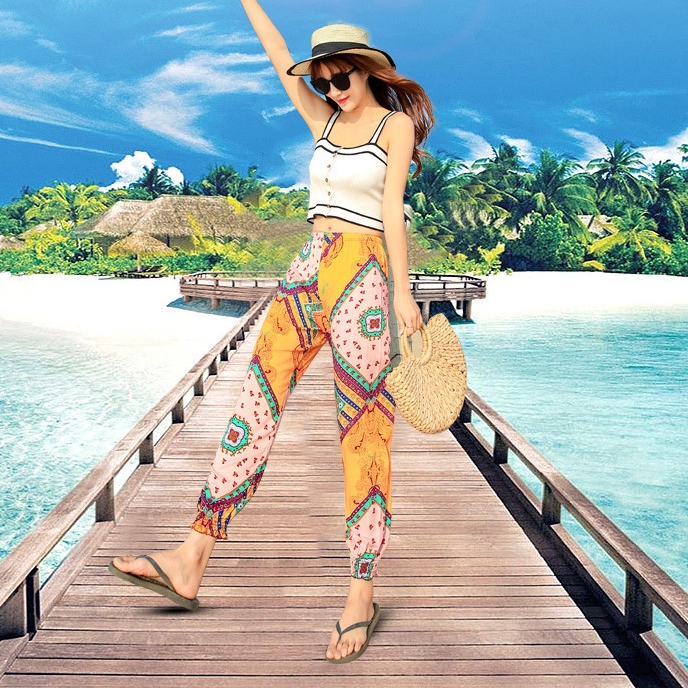 กางเกงขายาวลายโบฮีเมียนโทนสีเหลือง ชุดใส่เดินเล่นถ่ายรูปริมชายหาดสวยๆ แฟชั่นชุดไปทะเล ชุดเที่ยวทะเล