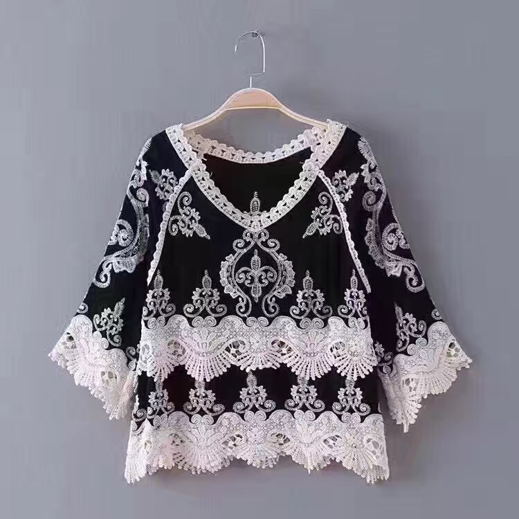 เสื้อลูกไม้ใส่เที่ยวทะเลสีดำปักลูกไม้ แขนสามส่วน