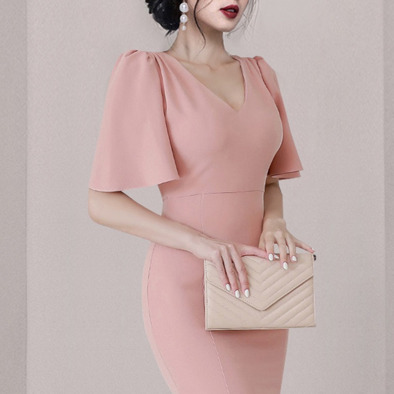 ชุดเดรสออกงานสีชมพู แขนระบาย เดรสทรงเข้ารูป เรียบหรู สวย ดูดี ใส่เป็น ชุดราตรี ชุดออกงาน ชุดไปงานแต่งงาน กลางวัน กลางคืน