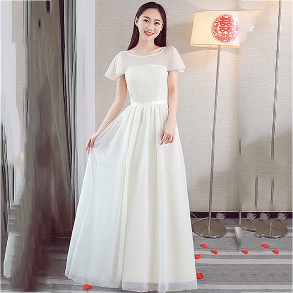 ชุดราตรียาวสีครีมเบจ แขนสั้น ลุคเรียบๆ สวยสง่า ดูดี