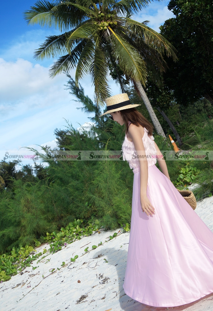 ชุดเดรสยาวสีชมพู แขนกุด แต่งขนฟรุ้งฟริ้งน่ารัก กระโปรงยาวทรงบาน แนวสวยหวาน น่ารักๆ