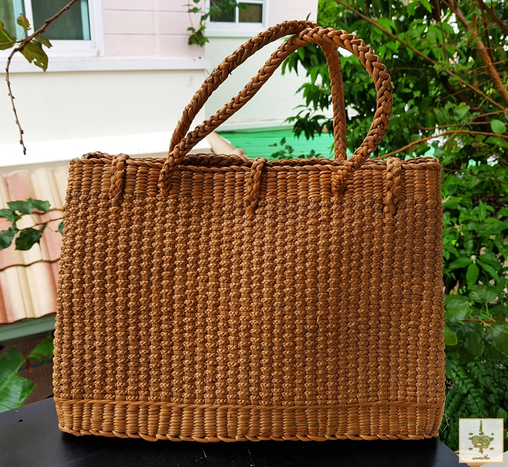 กระเป๋าถักโบราญ