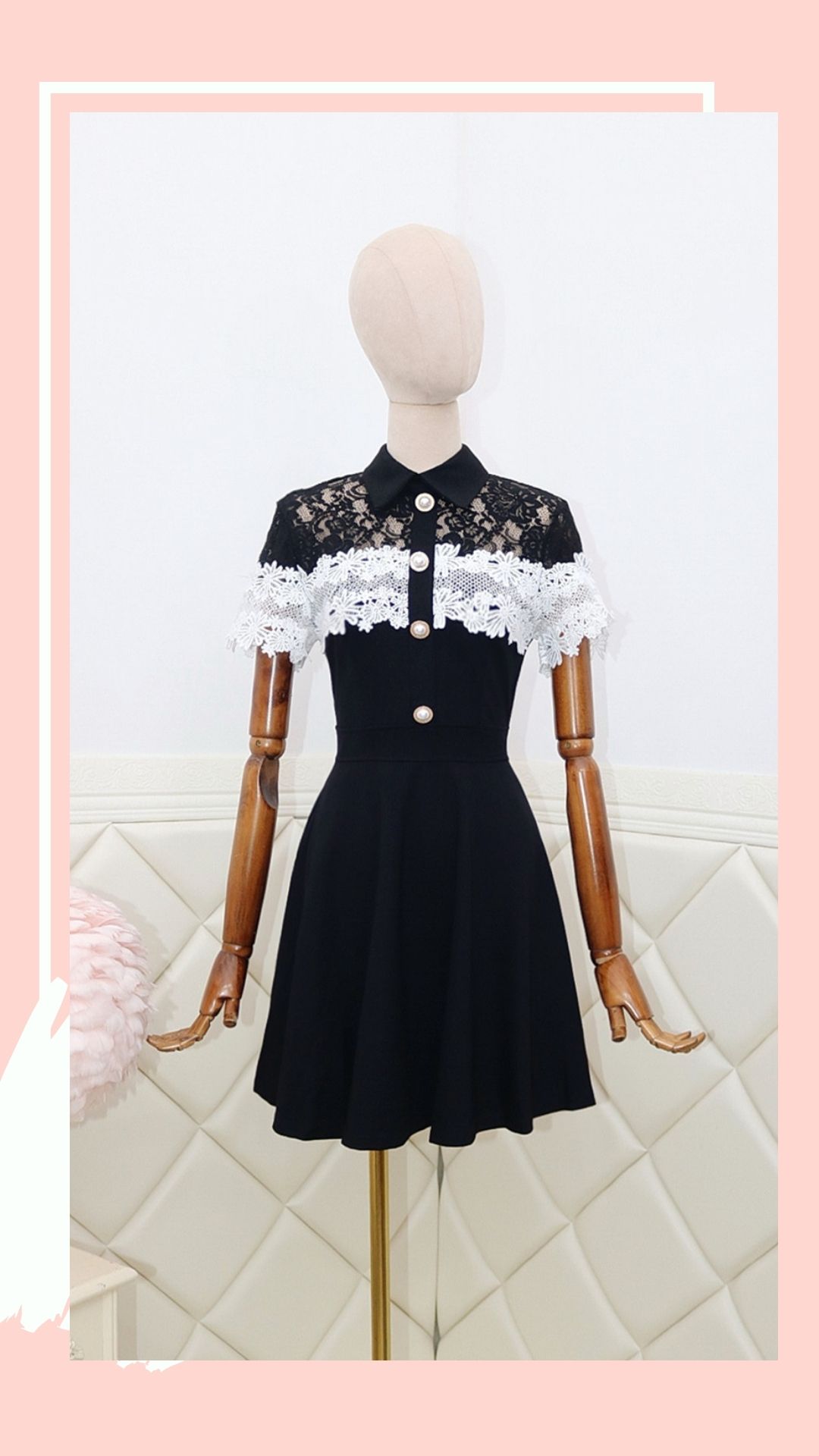 ชุดเดรสสั้นสีดำ แต่งลูกไม้ แนวเรียบร้อย สวยสุภาพ ใส่ทำงาน