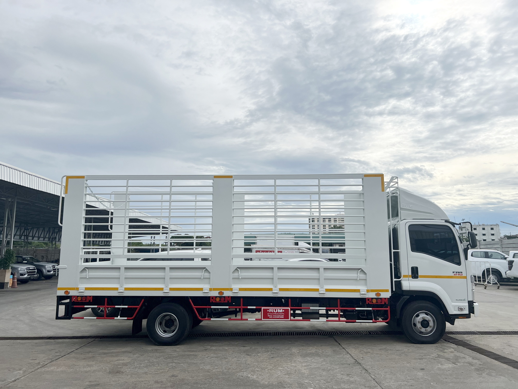 ISUZU FRR-S Euro 5 Max (ช่วงยาว 6.5 เมตร) หัวแชสซี (Chassis)