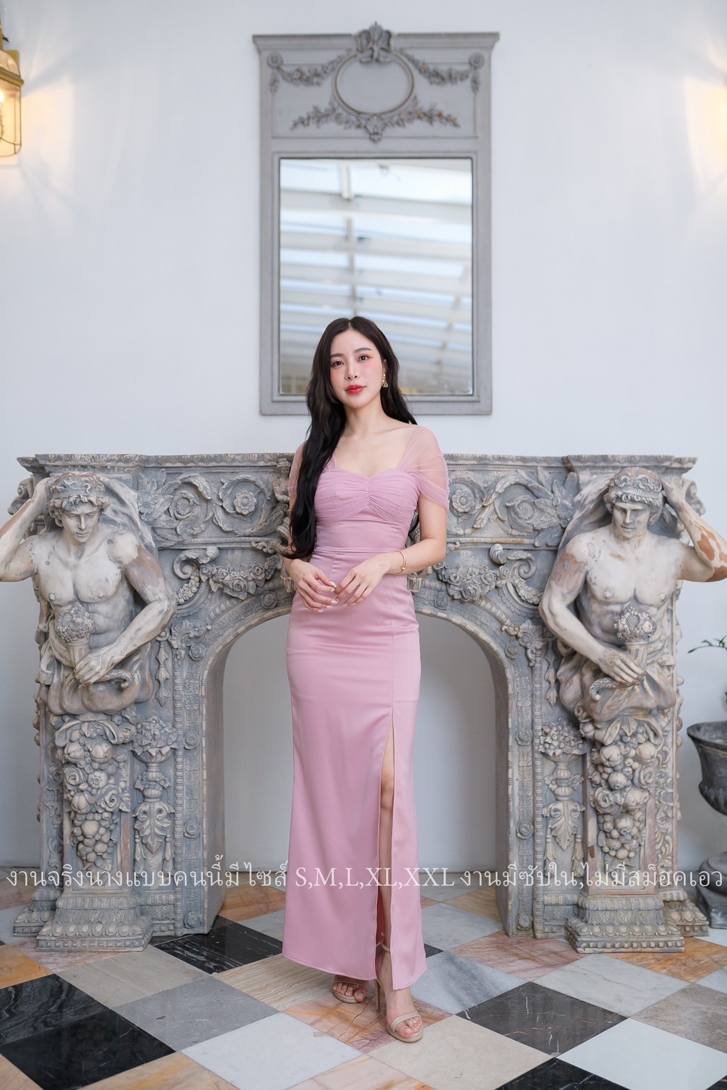 ชุดราตรี ชุดออกงาน ชุดไปงานแต่งสีชมพู เดรสยาวออกงาน ไกล่แต่งผ้าซีทรู กระโปรงผ่าหน้า แนวเรียบหรู สวยดูดี ใส่ได้ทั้งงานกลางวัน/งานกลางคืน