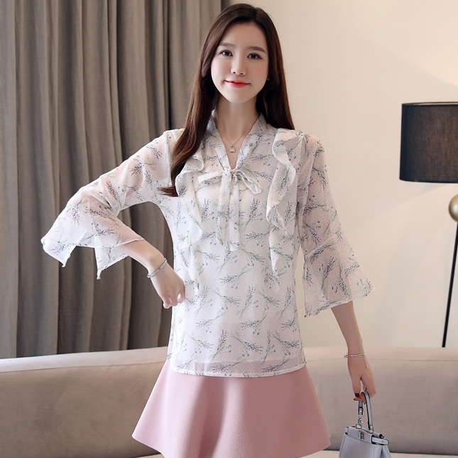 Sale เสื้อเชิ้ตผู้หญิงทำงานสีขาว แขนยาว ผ้าชีฟอง คอวีผูกโบว์