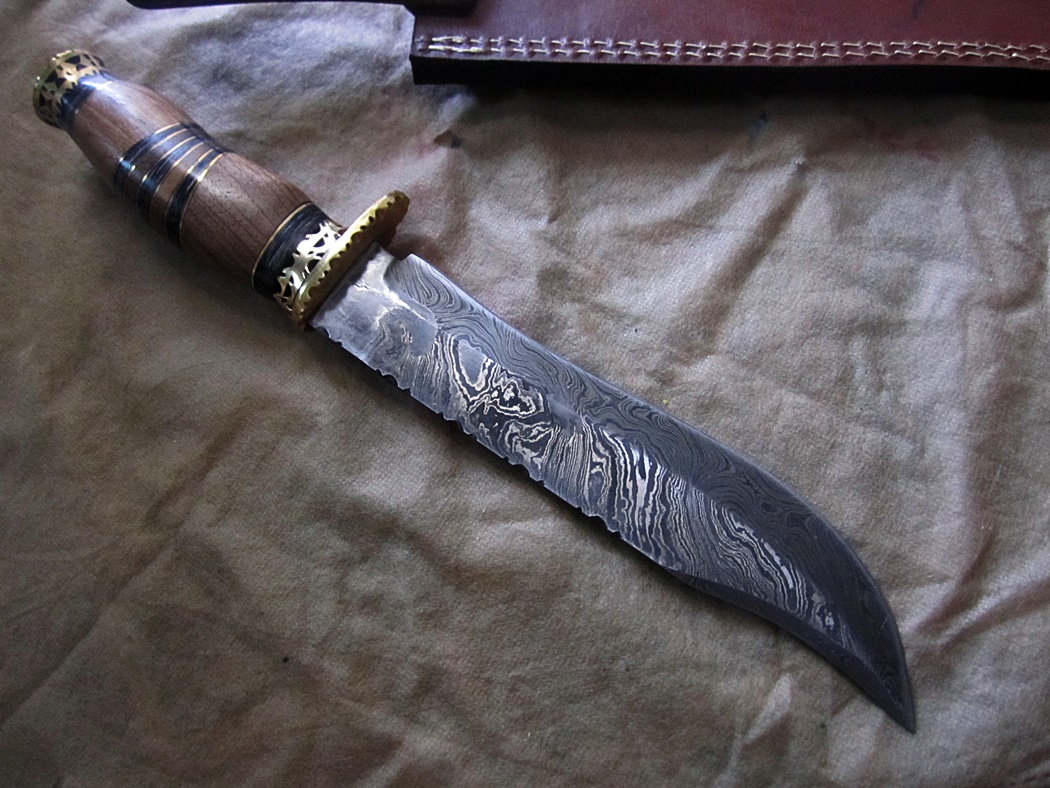 มีดเดินป่าDAMASCUS STEEL Ash damascus steel handmade hunting bowie knife 13" Canada