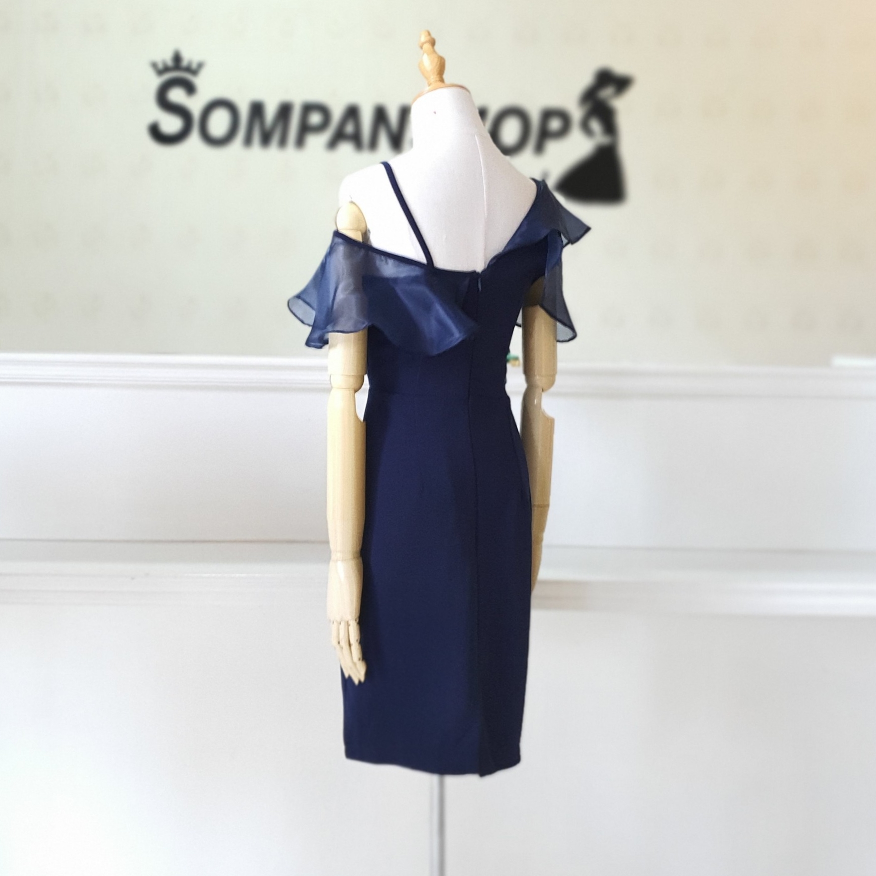 ชุดไปงานแต่งงานสีน้ำเงินกรมท่า เดรสสั้นแต่งระบายผ้าไหมแก้ว แบบน่ารัก สวยๆ เรียบหรูดูแพง ชุดราตรี ชุดไปงานแต่งงาน ชุดออกงาน