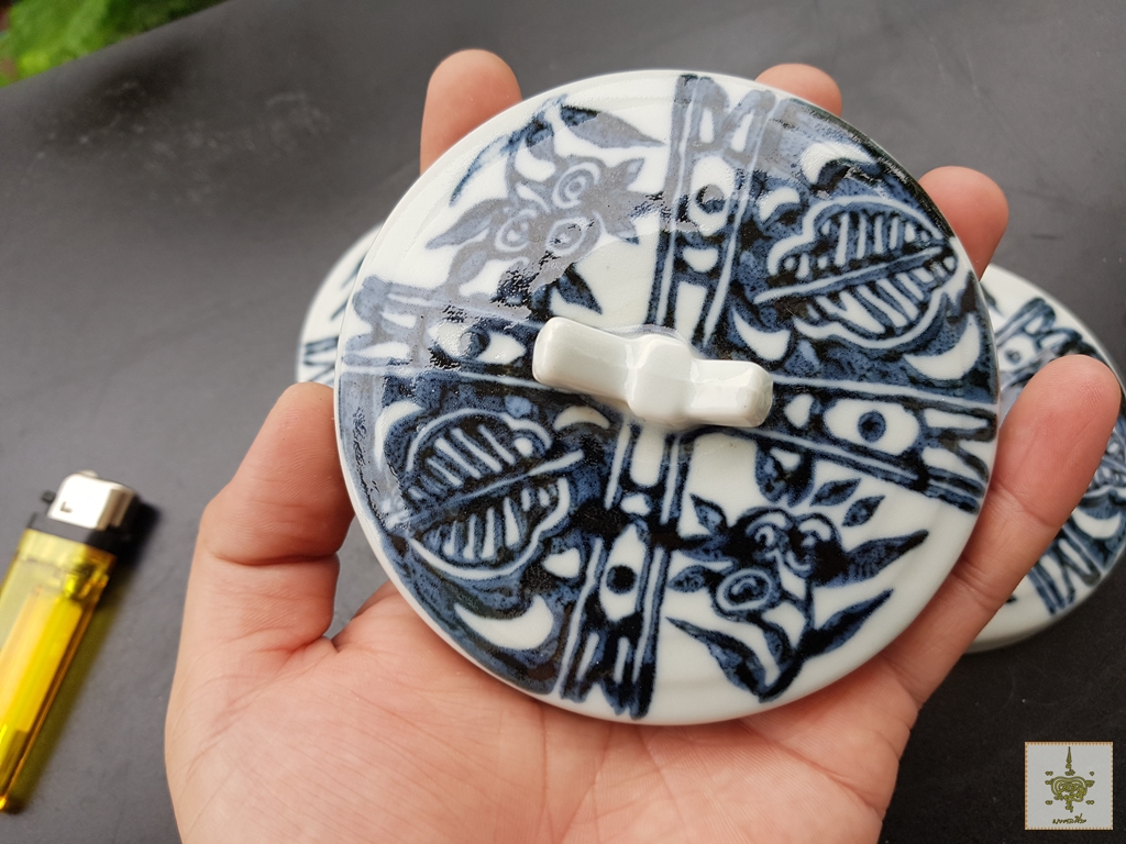 ฝากาน้ำชาเก่า