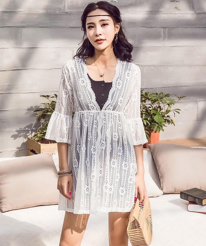 เสื้อคลุมชาดหาดสีขาวใส่เที่ยวทะเล เสื้อตัวยาวลายดอกไม้ ผ้าลูกไม้