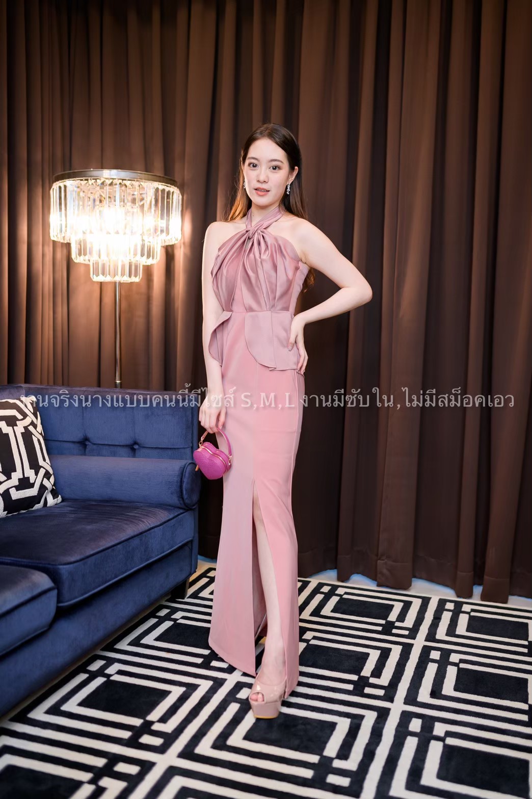 ชุดราตรี ชุดออกงาน ชุดไปงานแต่งงานสีชมพู เดรสยาวออกงานคล้องคอผูกโบว์ เอวระบาย ลุคเรียบหรูดูดี