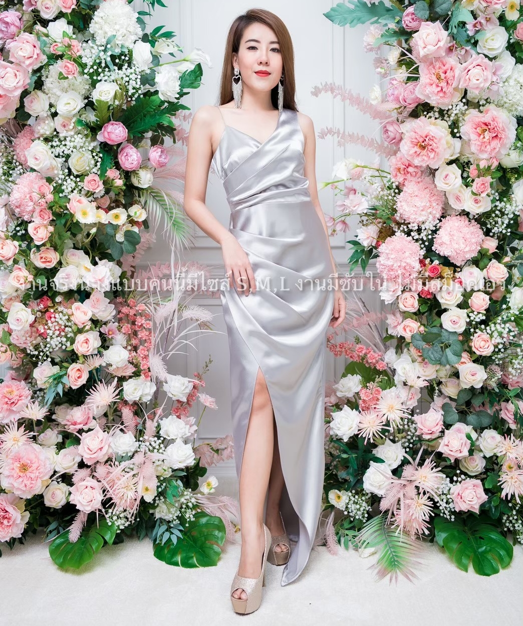 ชุดไปงานแต่งงานสีเทา สายเดี่ยว เอวจีบข้าง แนวเรียบหรู สวยดูดีมากๆ ใส่ไปงานแต่งงาน ออกงานราตรี