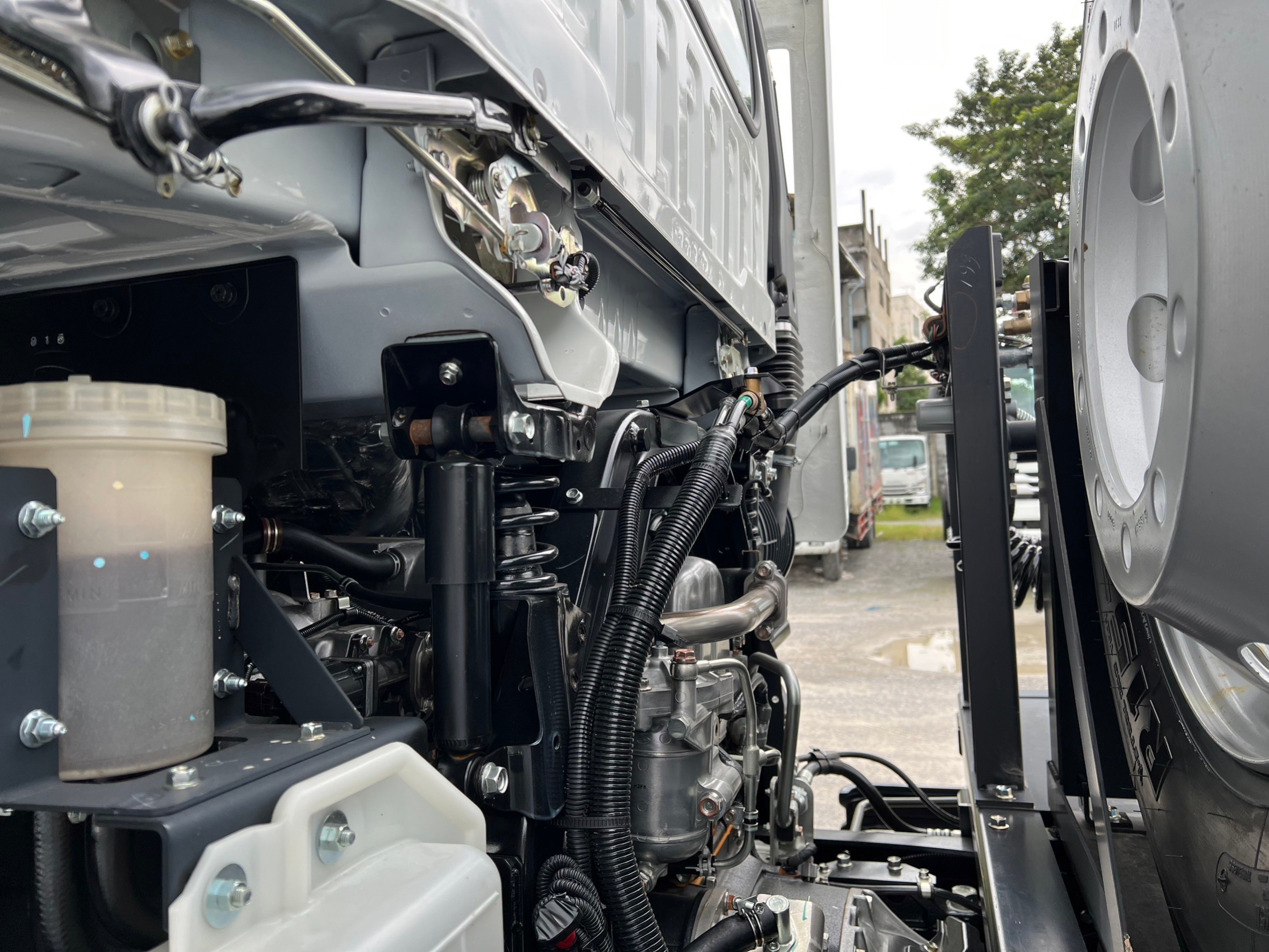 ISUZU GXZ THE ROCK (หัวลาก 10 ล้อ 2 เพลา) หัวแชสซี (Chassis)