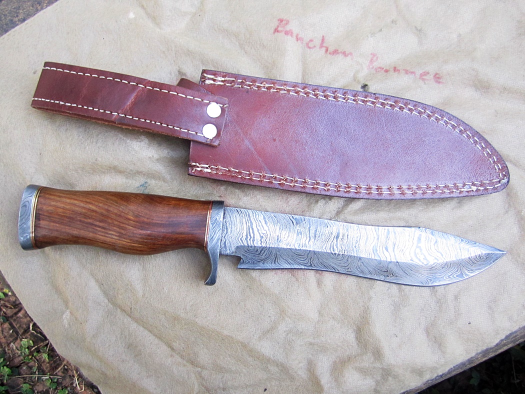 เหล็กลายของแท้Damascus steel custom handmade hunting bowie knife 13"