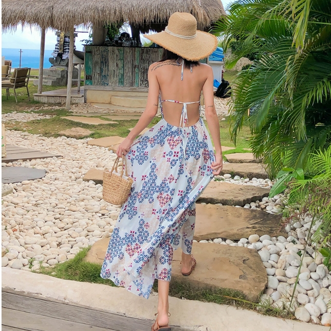 ชุดไปทะเล เดรสเที่ยวทะเล แม็กซี่เดรสสีขาวพิมพ์ลายโบฮีเมียน โชว์หลัง