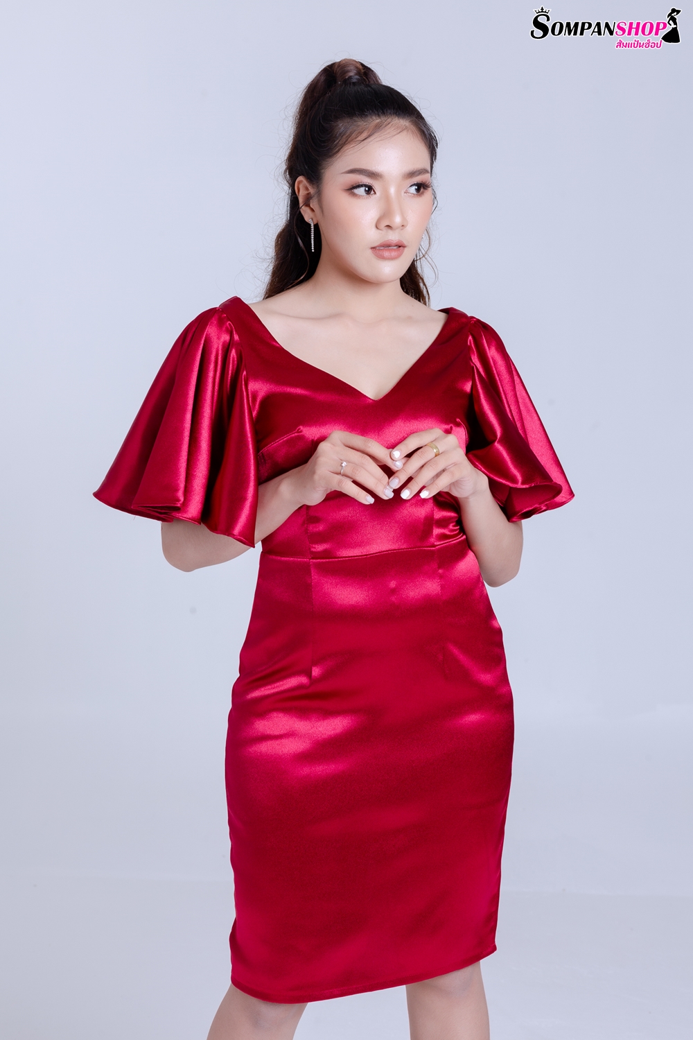 พร้อมส่ง !! ชุดเดรสออกงานสั้นสีแดง แขนระบาย แนวเรียบหรู เหมาะสำหรับใส่เป็นชุดไปงานแต่งกลางวันธีมสีแดง ชุดออกงาน ชุดทำงาน